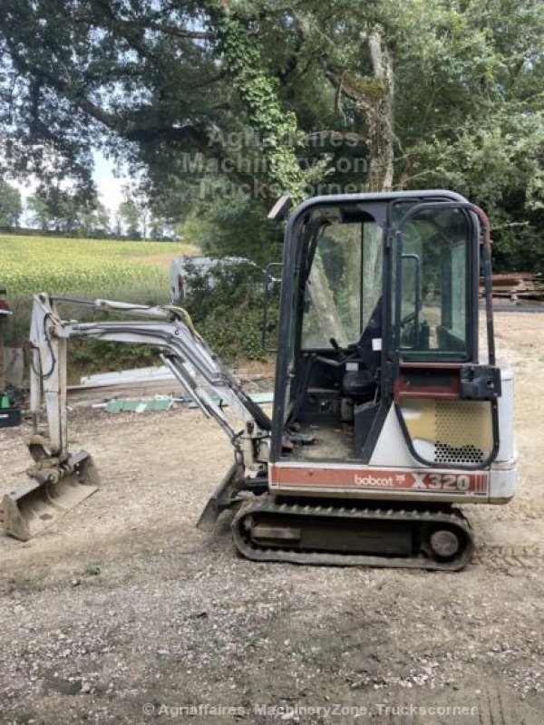 Minibagger des Typs Bobcat X320, Gebrauchtmaschine in LOMBEZ (Bild 1)