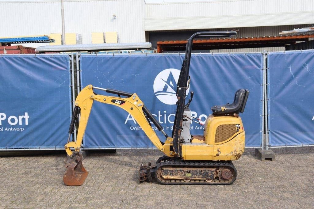 Minibagger van het type Caterpillar 300.9D, Gebrauchtmaschine in Antwerpen (Foto 2)