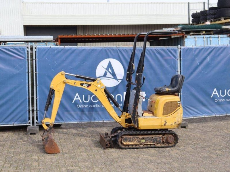 Minibagger du type Caterpillar 300.9D, Gebrauchtmaschine en Antwerpen (Photo 1)