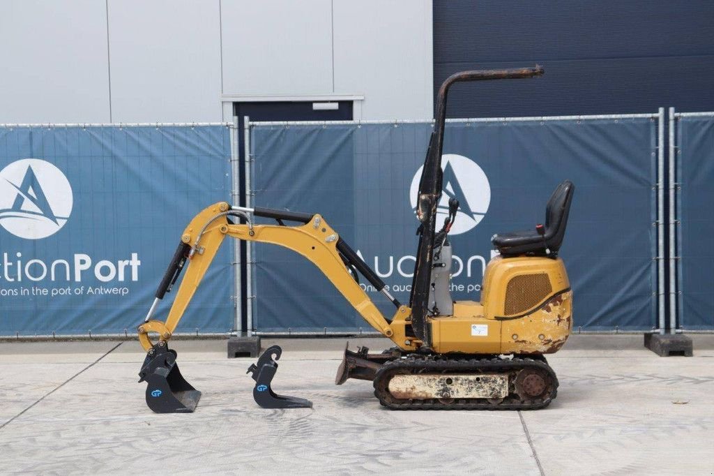 Minibagger Türe ait Caterpillar 300.9D, Gebrauchtmaschine içinde Antwerpen (resim 2)