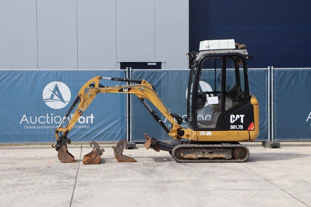 Minibagger du type Caterpillar 301.7D, Gebrauchtmaschine en Antwerpen (Photo 1)