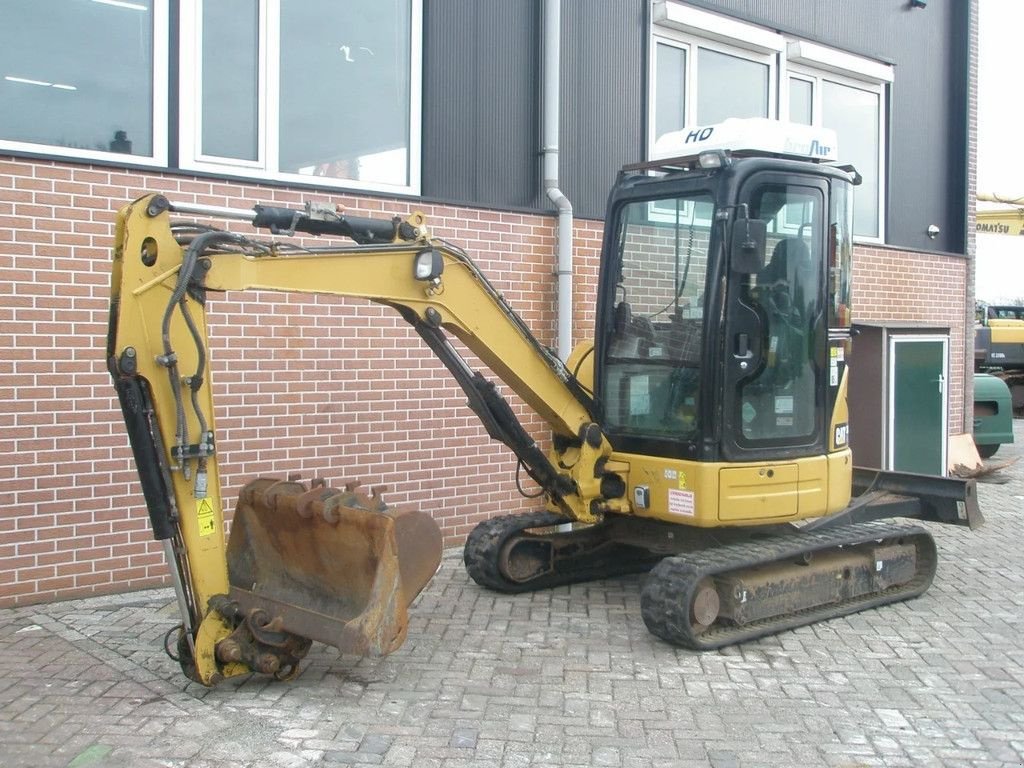 Minibagger del tipo Caterpillar 303.5E, Gebrauchtmaschine In Barneveld (Immagine 1)