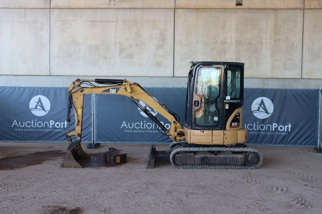 Minibagger des Typs Caterpillar 303C CR, Gebrauchtmaschine in Antwerpen (Bild 2)