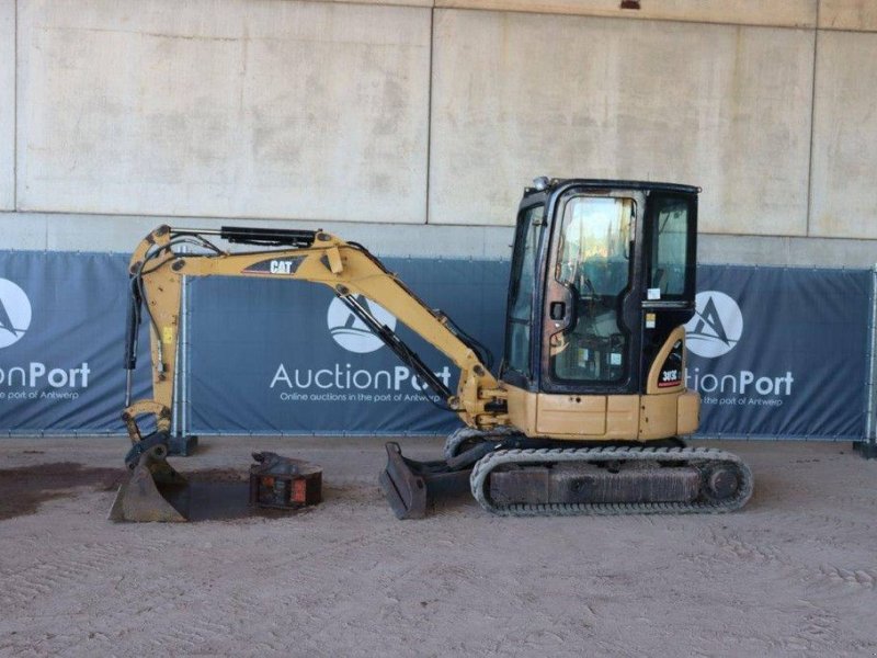 Minibagger du type Caterpillar 303C CR, Gebrauchtmaschine en Antwerpen (Photo 1)