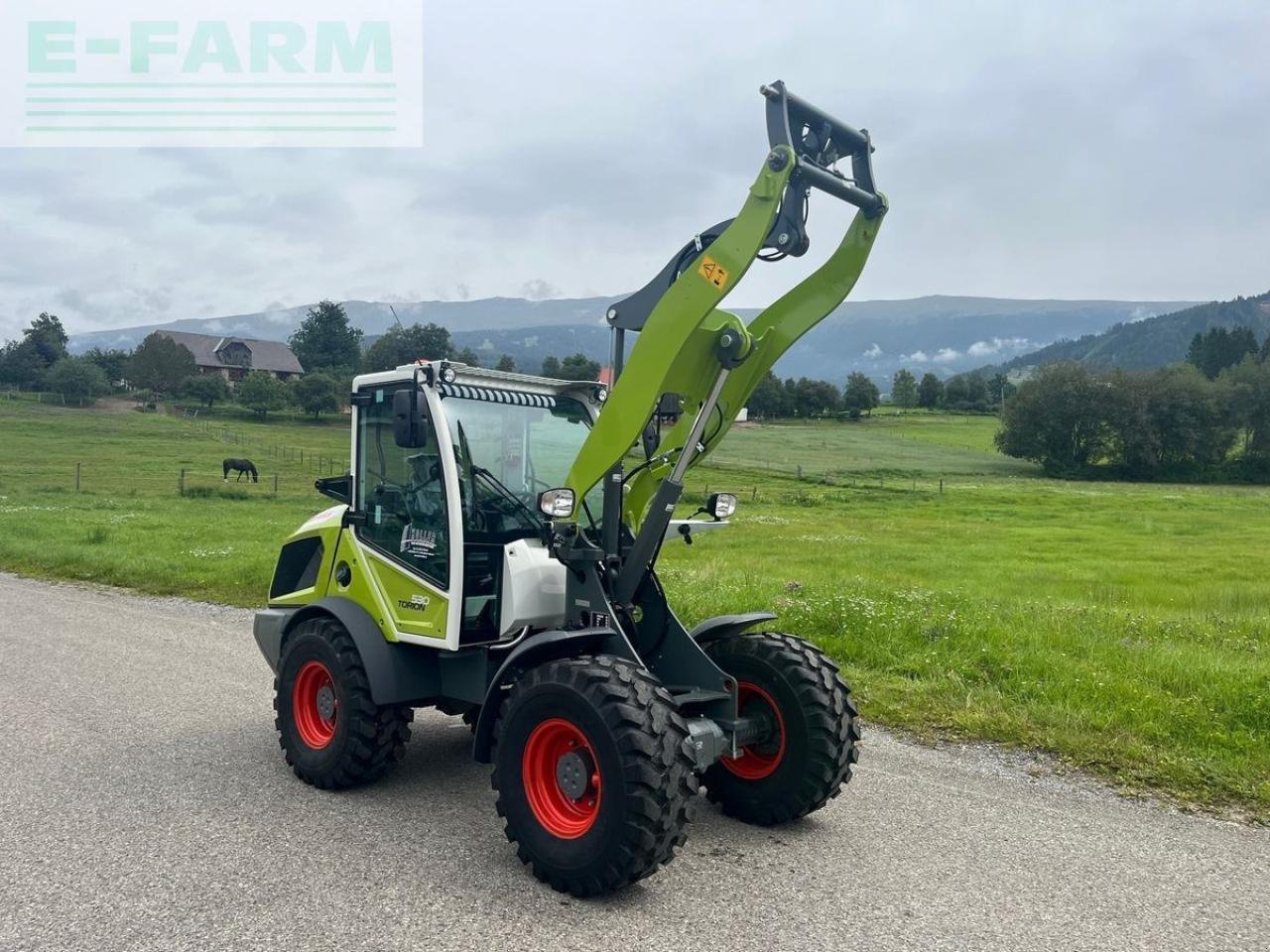 Minibagger des Typs CLAAS torion 530, Gebrauchtmaschine in MÜHLEN (Bild 3)