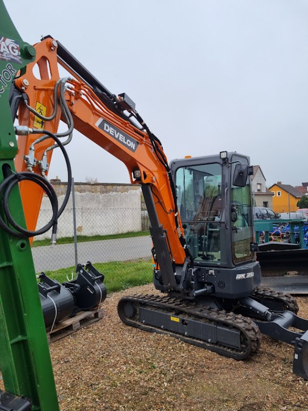 Minibagger van het type Develon DX35-7, Gebrauchtmaschine in Stankov (Foto 2)