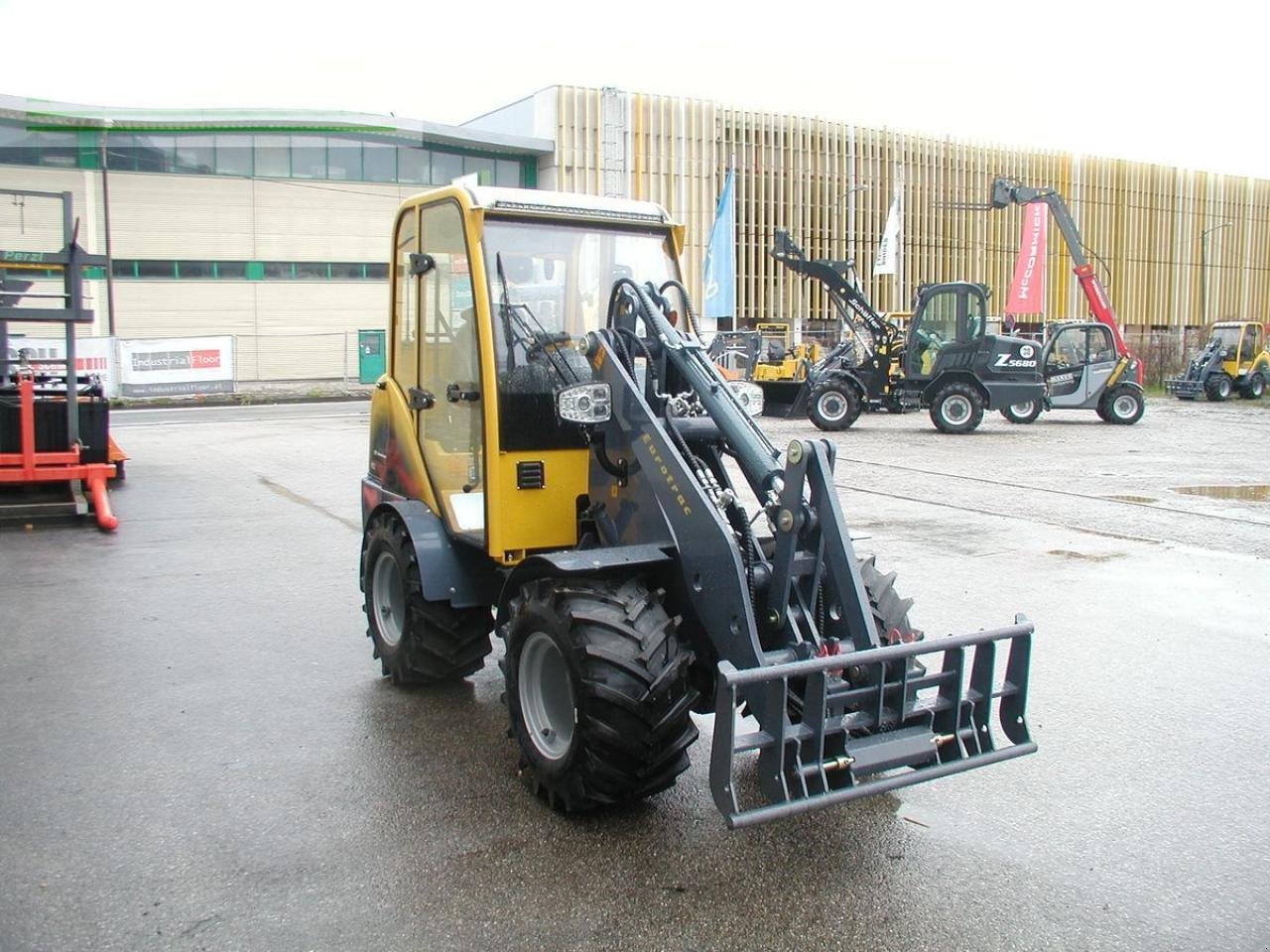 Minibagger от тип Eurotrac 820 / w12-cs2, Gebrauchtmaschine в SALZBURG (Снимка 4)