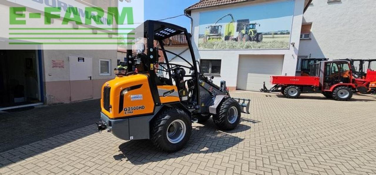 Minibagger typu GiANT g 2500 x-tra hd y, kompaktradlader mit euro-aufnahme, 2,4 t, niedriges hubgerüst, Gebrauchtmaschine v WALDKAPPEL-BISCHHAUSEN (Obrázek 7)