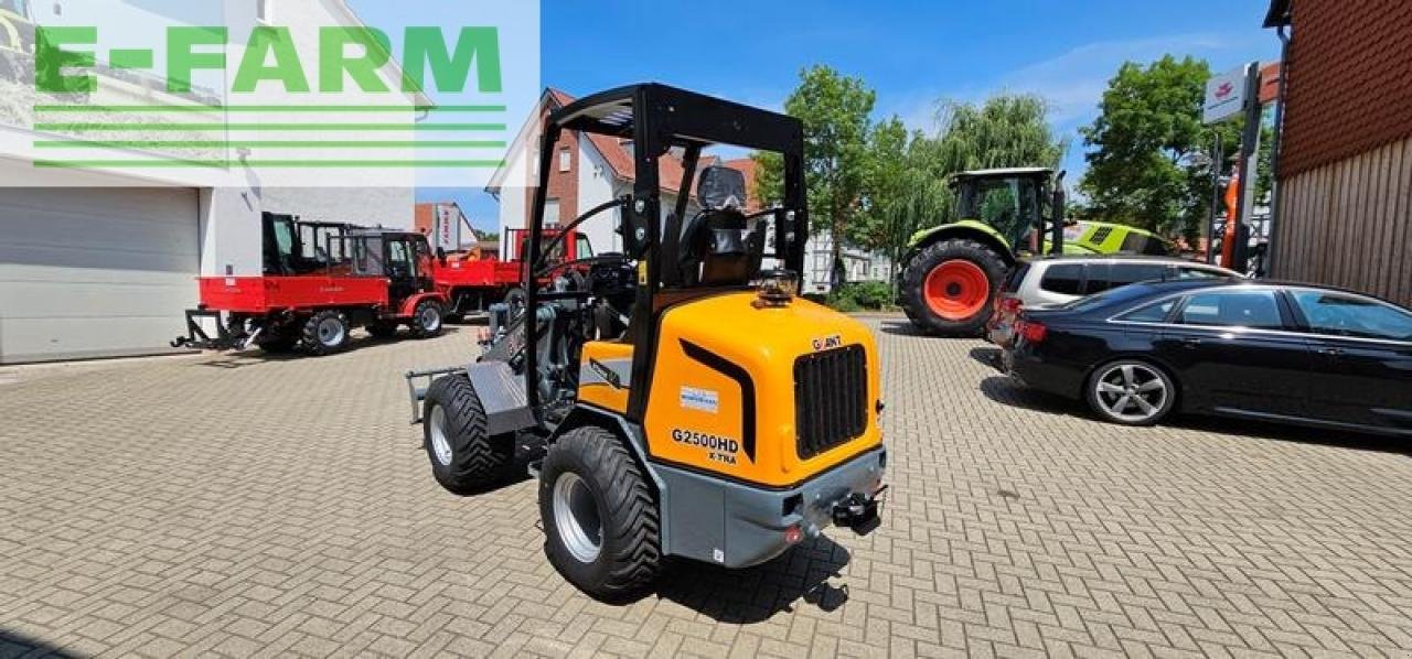 Minibagger typu GiANT g 2500 x-tra hd y, kompaktradlader mit euro-aufnahme, 2,4 t, niedriges hubgerüst, Gebrauchtmaschine v WALDKAPPEL-BISCHHAUSEN (Obrázek 9)