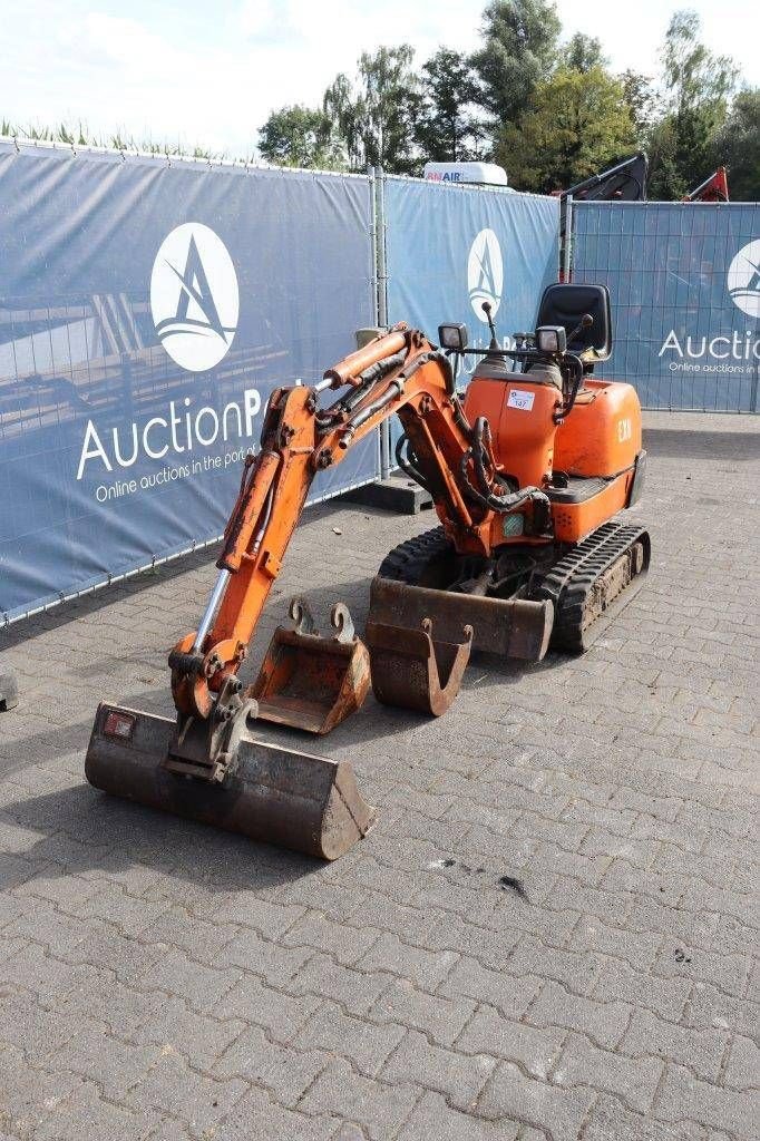 Minibagger du type Hitachi EX08-2, Gebrauchtmaschine en Antwerpen (Photo 10)