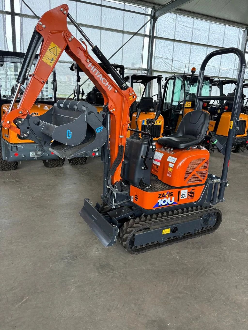 Minibagger tipa Hitachi Zaxis 10U CW00 met 3 grondbakken, Gebrauchtmaschine u Kwintsheul (Slika 4)