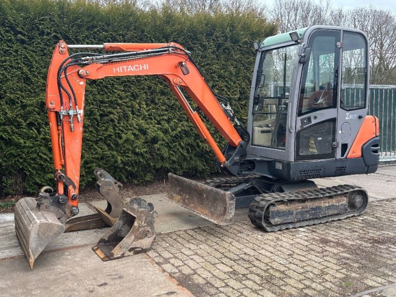 Minibagger du type Hitachi ZX 25 CLR 2.5 ton minigraver sorteerknijper dubbel, Gebrauchtmaschine en Hooge mierde (Photo 1)