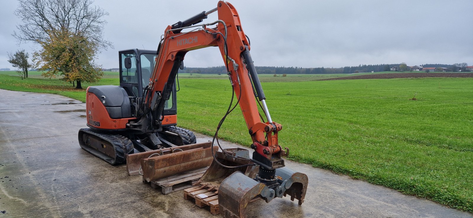 Minibagger tipa Hitachi ZX 65 mit Greifer Bj.2016 2787h, Gebrauchtmaschine u Palling (Slika 1)