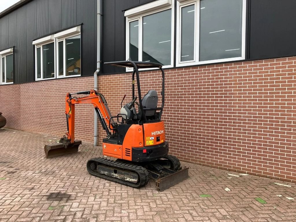 Minibagger des Typs Hitachi ZX19U-5A, Gebrauchtmaschine in Barneveld (Bild 2)