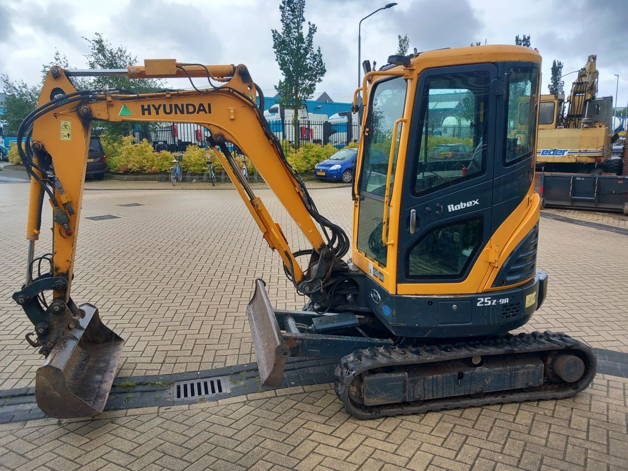 Minibagger of the type Hyundai 25Z, Gebrauchtmaschine in Alblasserdam (Picture 3)