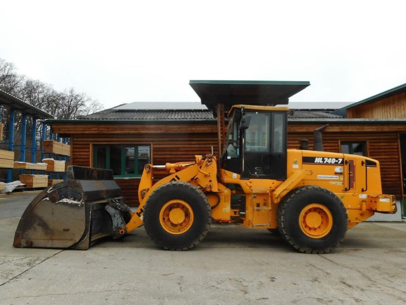 Minibagger typu Hyundai hl740-7 mit hochkippschaufel u. volvo sw, Gebrauchtmaschine v ST. NIKOLAI/DR. (Obrázok 1)