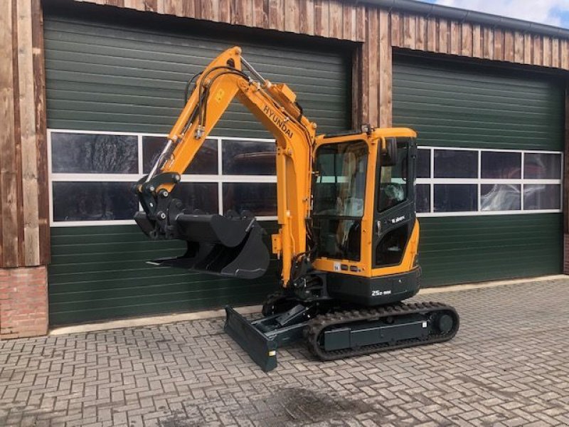 Minibagger des Typs Hyundai R25Z-9ak, Neumaschine in Wijster (Bild 1)