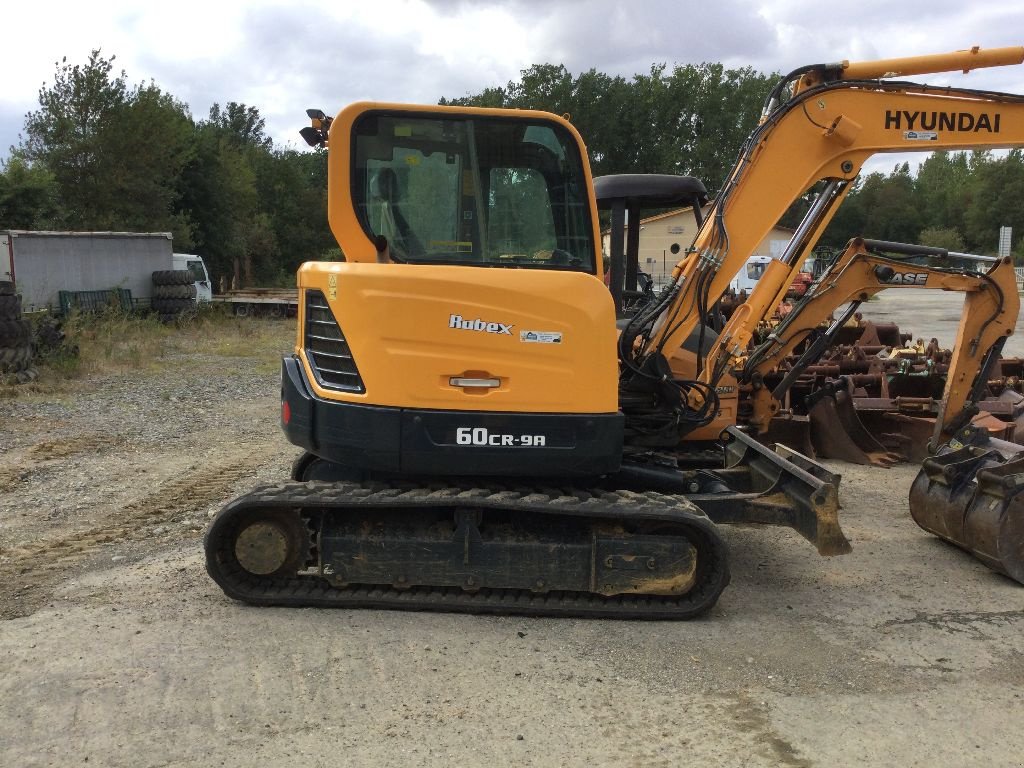 Minibagger van het type Hyundai R60CR9A, Gebrauchtmaschine in L'ISLE JOURDAIN (Foto 2)