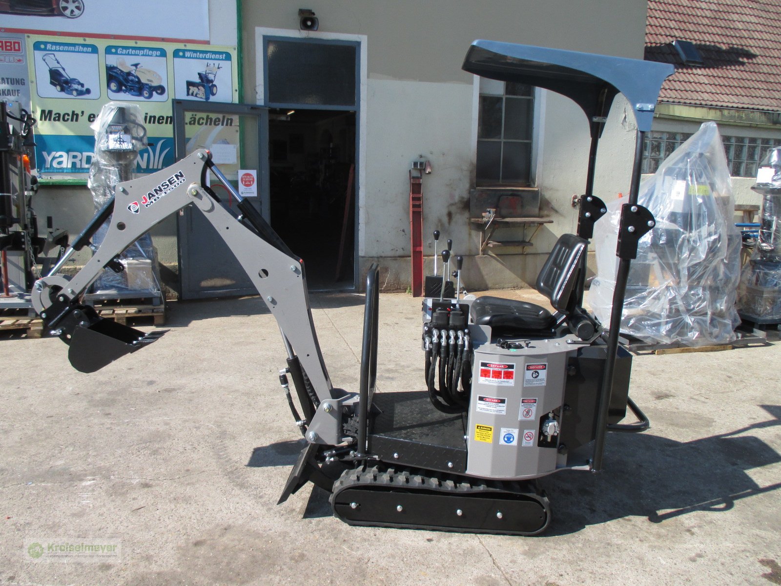 Minibagger des Typs Jansen MB-1500 Microbagger mit Knickmatik inkl.Schaufelpaket, Neumaschine in Feuchtwangen (Bild 2)