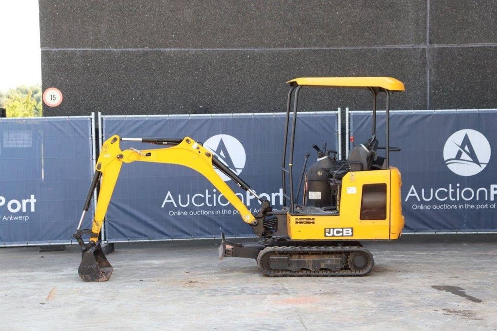 Minibagger del tipo JCB 15 C-1, Gebrauchtmaschine en Antwerpen (Imagen 1)