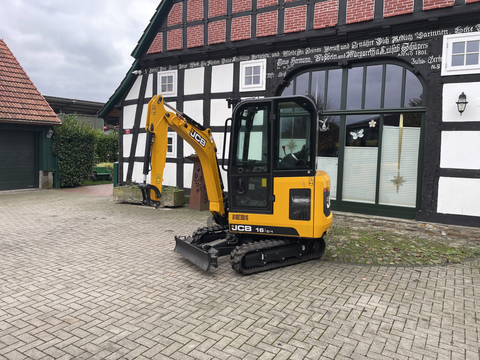 Minibagger des Typs JCB 16C-1, Gebrauchtmaschine in Hunteburg (Bild 1)