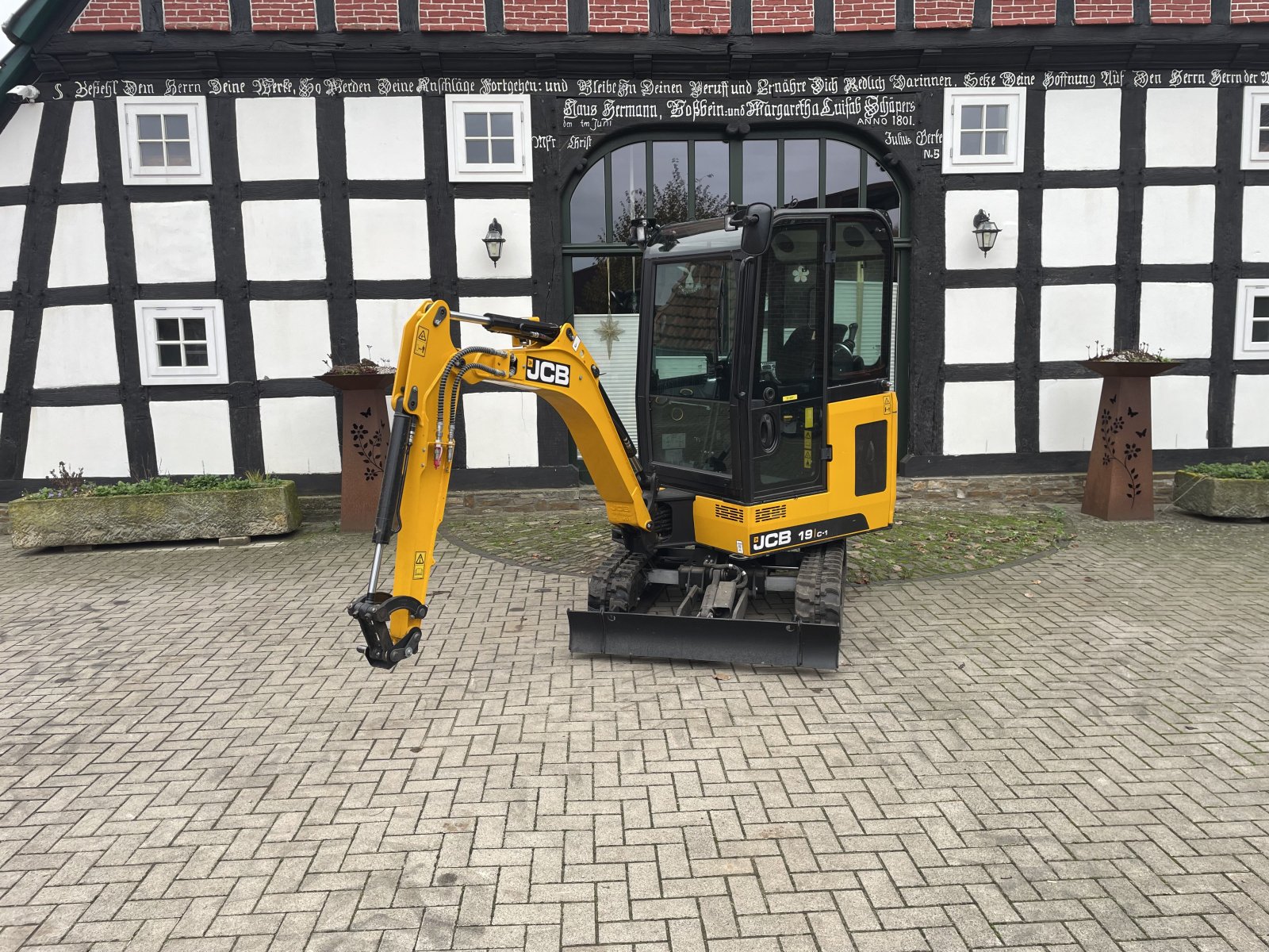 Minibagger des Typs JCB 19C-1, Neumaschine in Hunteburg (Bild 1)