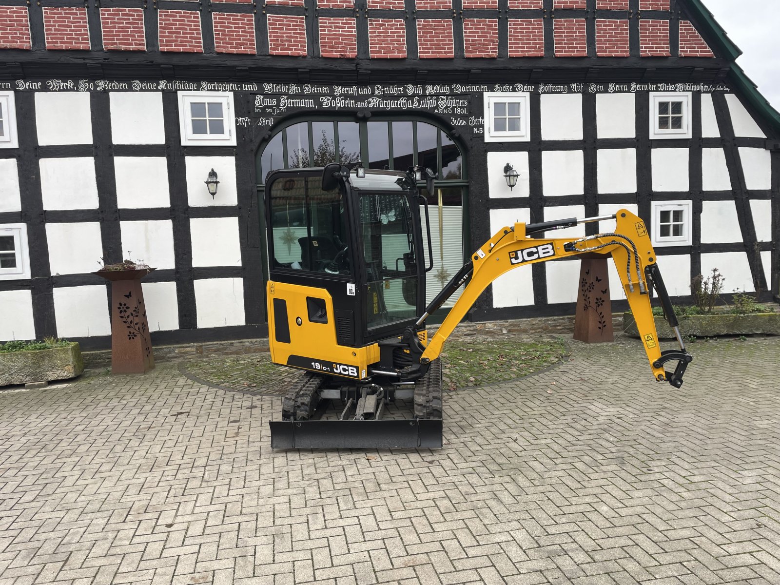 Minibagger des Typs JCB 19C-1, Neumaschine in Hunteburg (Bild 2)