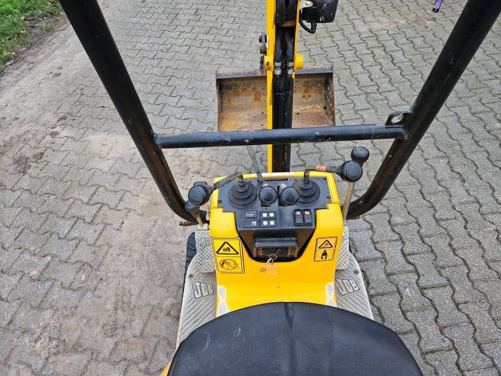 Minibagger des Typs JCB 8008, Gebrauchtmaschine in Antwerpen (Bild 4)