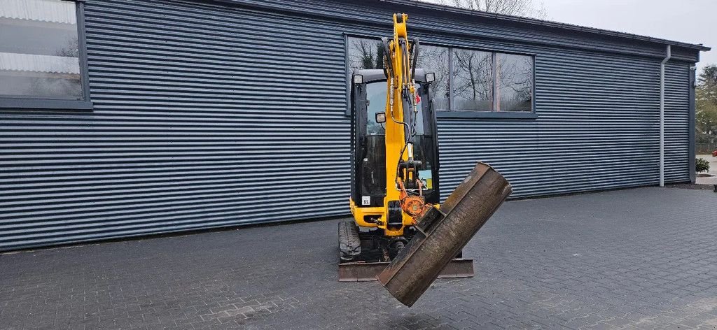 Minibagger des Typs JCB 8018 graafmachine, Gebrauchtmaschine in Scharsterbrug (Bild 3)