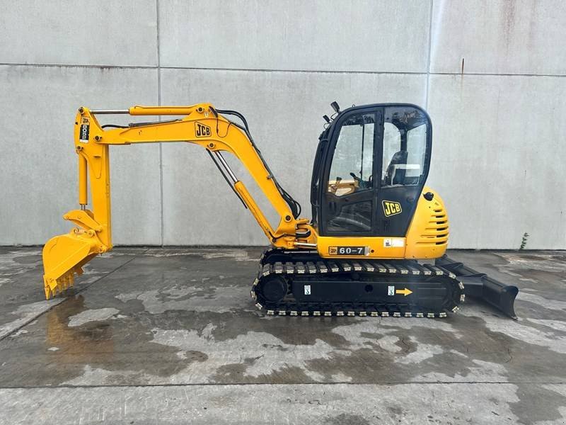 Minibagger des Typs JCB 8052, Gebrauchtmaschine in Casic (Bild 1)