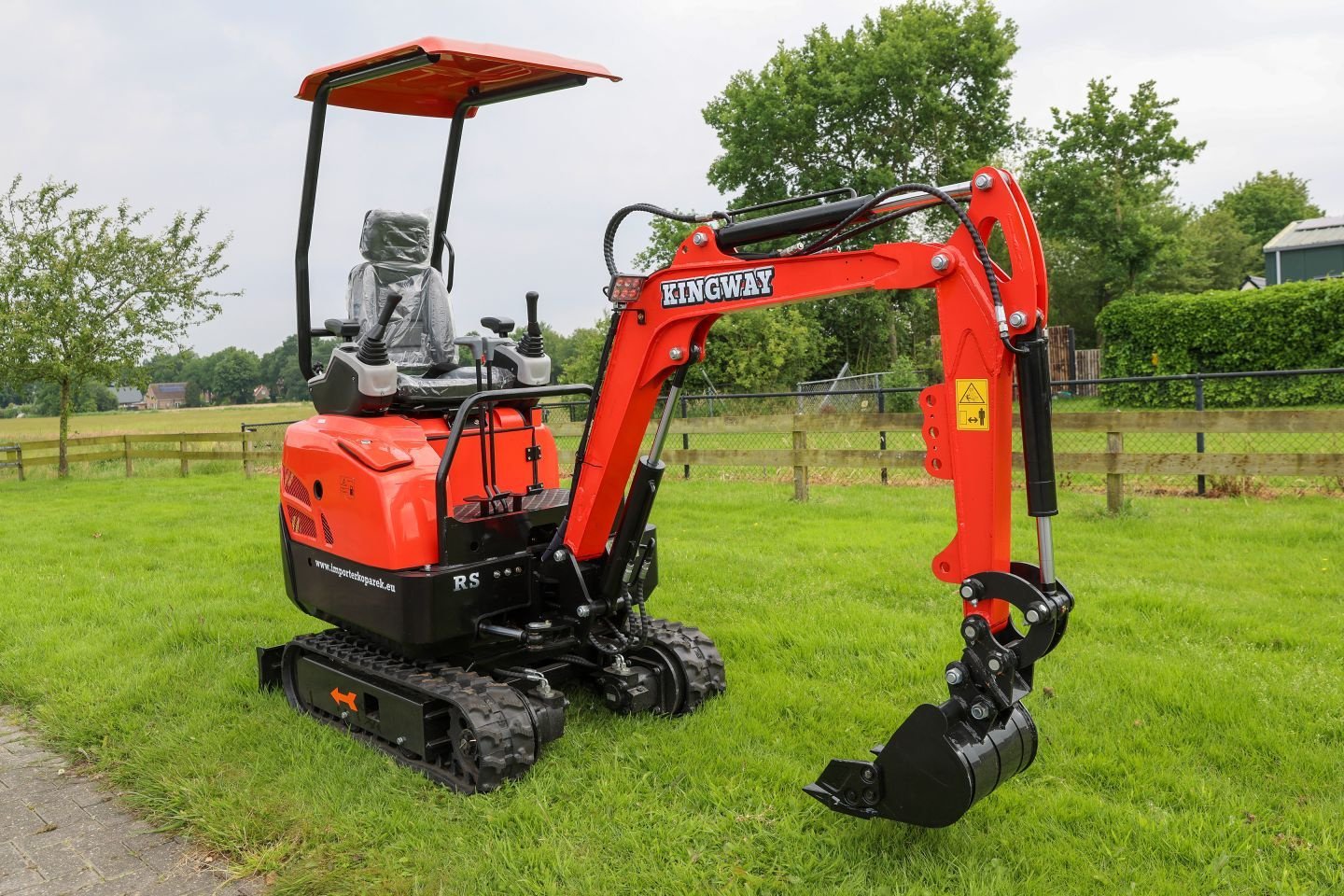 Minibagger of the type Kingway Carol, Neumaschine in Hollandscheveld (Picture 8)