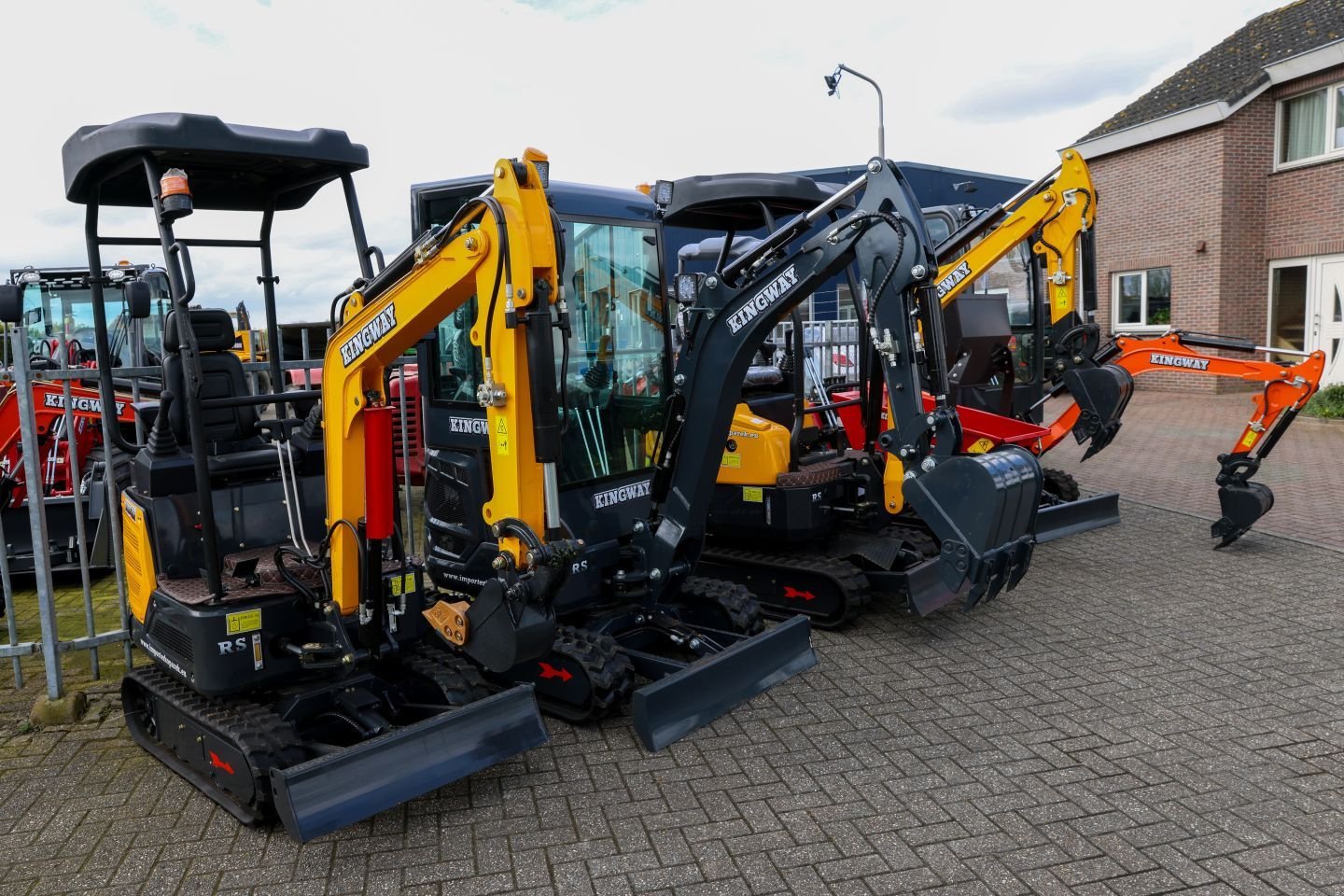 Minibagger of the type Kingway GRAAFMACHINE, Neumaschine in Hollandscheveld (Picture 1)