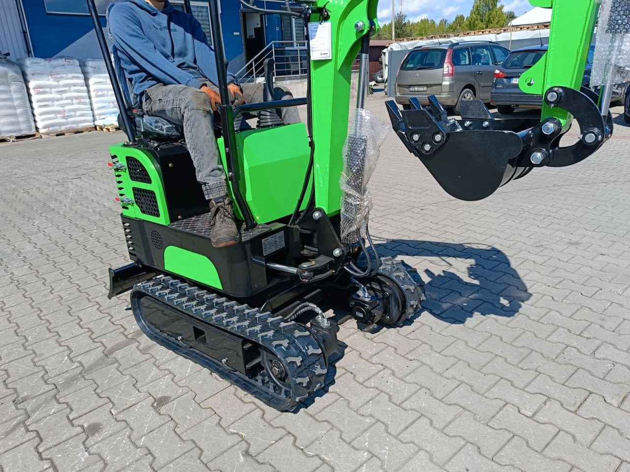 Minibagger of the type Kingway Neon, Neumaschine in Hollandscheveld (Picture 9)