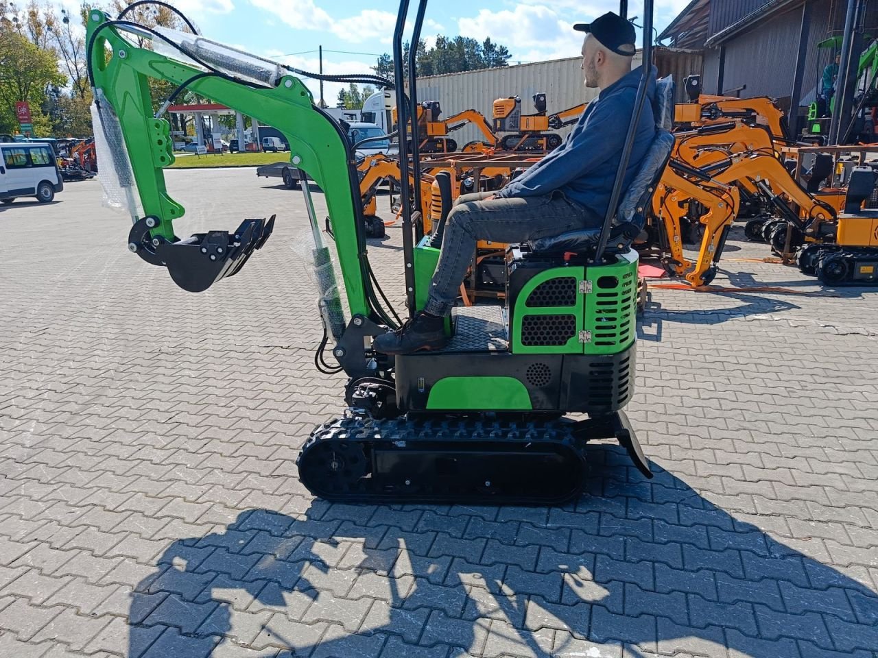 Minibagger of the type Kingway Neon, Neumaschine in Hollandscheveld (Picture 5)