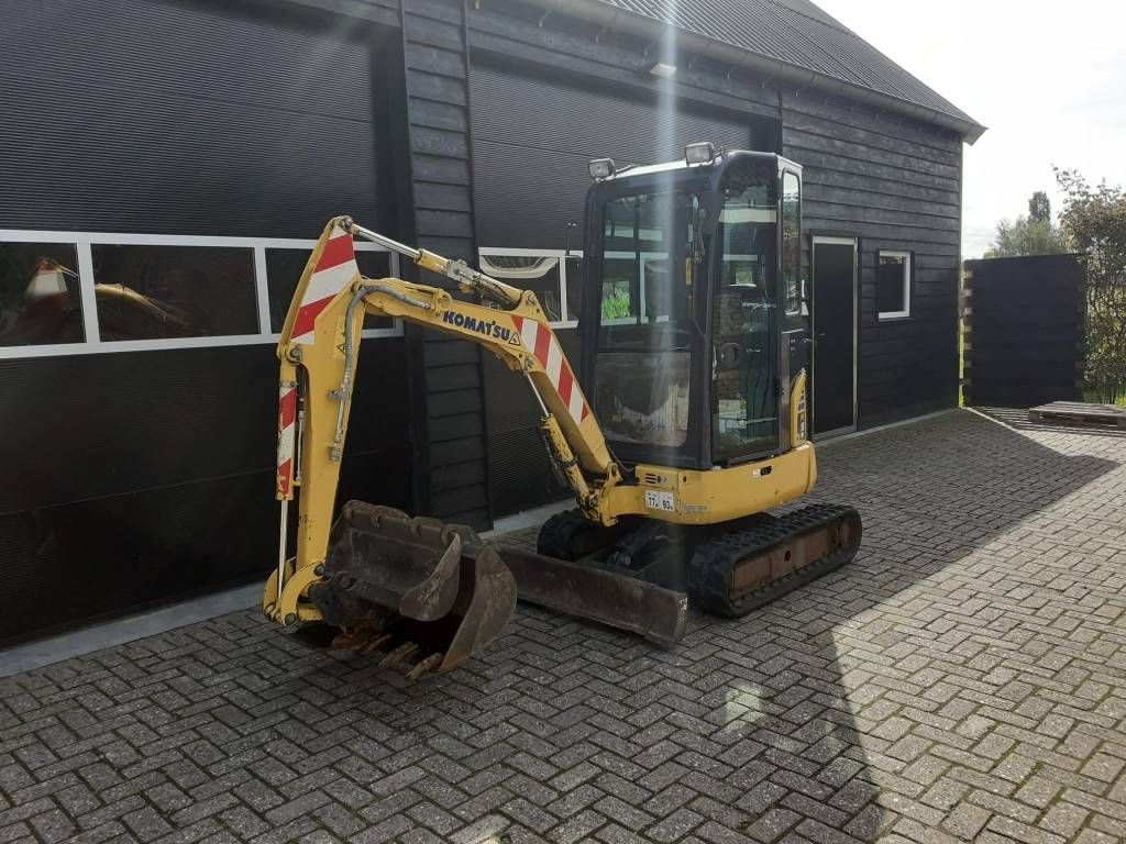 Minibagger of the type Komatsu PC 18 MR-3 minigraver met 3 bakken, Gebrauchtmaschine in Ederveen (Picture 4)