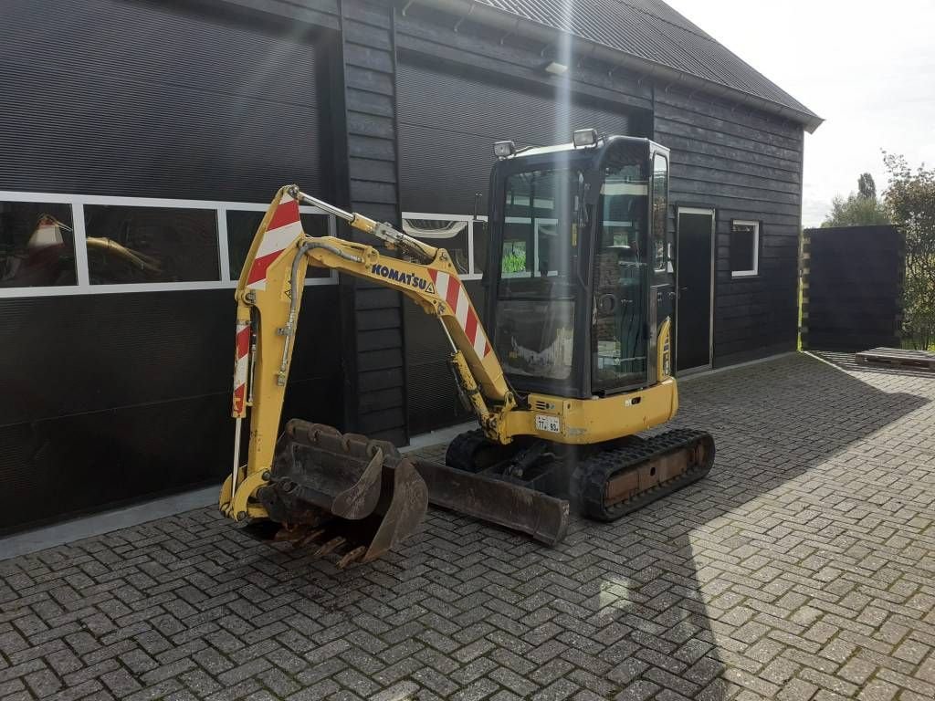 Minibagger des Typs Komatsu PC 18 MR-3 minigraver met 3 bakken, Gebrauchtmaschine in Ederveen (Bild 3)