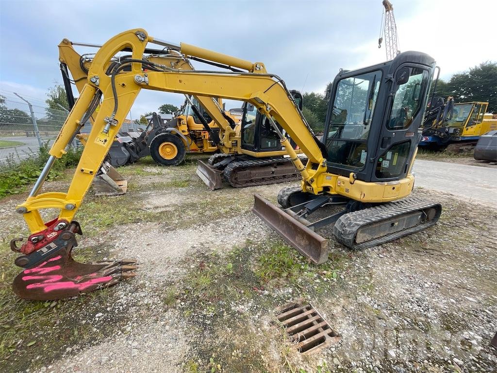 Minibagger du type Komatsu PC 35 MR-3, Gebrauchtmaschine en Düsseldorf (Photo 1)