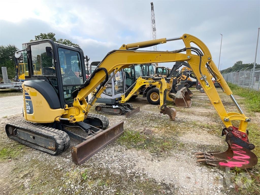 Minibagger des Typs Komatsu PC 35 MR-3, Gebrauchtmaschine in Düsseldorf (Bild 2)