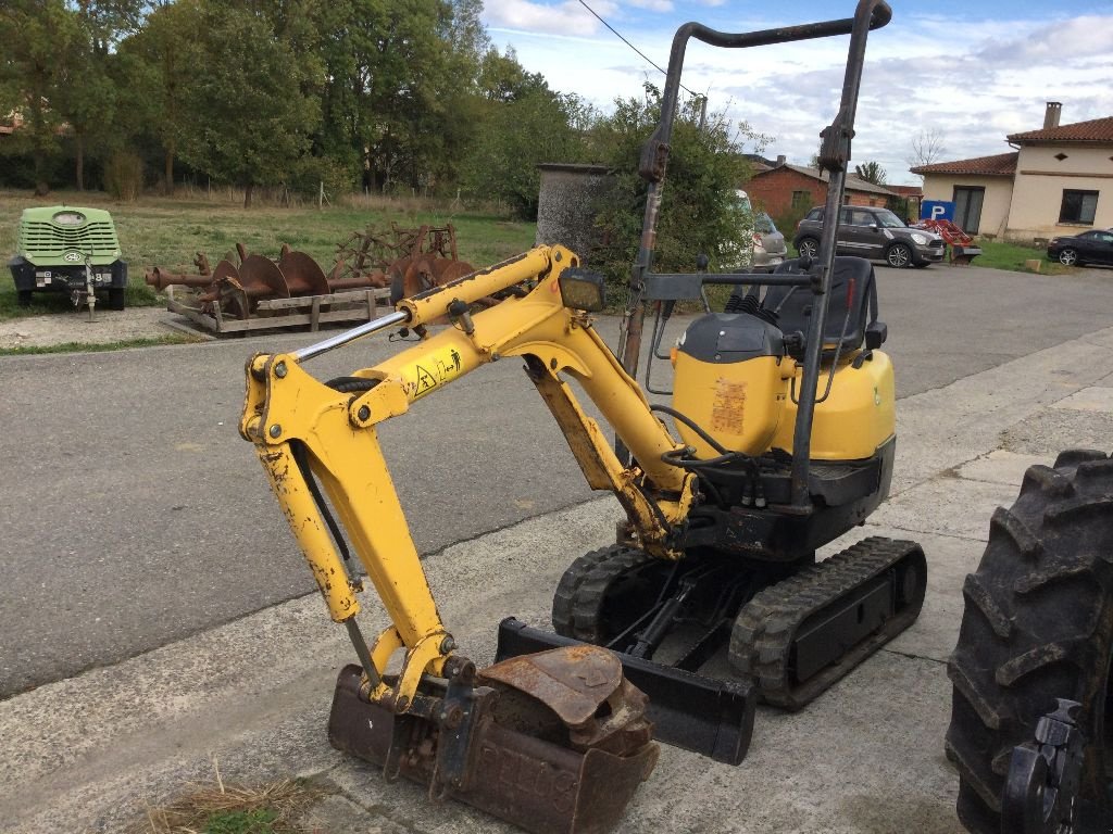 Minibagger des Typs Komatsu pc09, Gebrauchtmaschine in L'ISLE JOURDAIN (Bild 1)