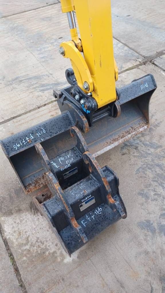 Minibagger типа Komatsu PC16R-3HS, Gebrauchtmaschine в Overijse (Фотография 3)