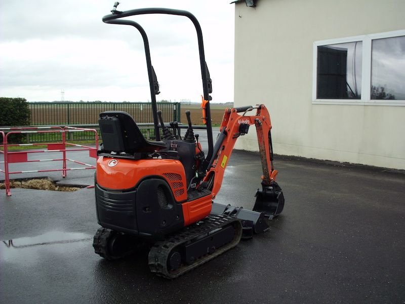 Minibagger des Typs Kubota K008-3, Gebrauchtmaschine in St Cyr/Morin (Bild 3)