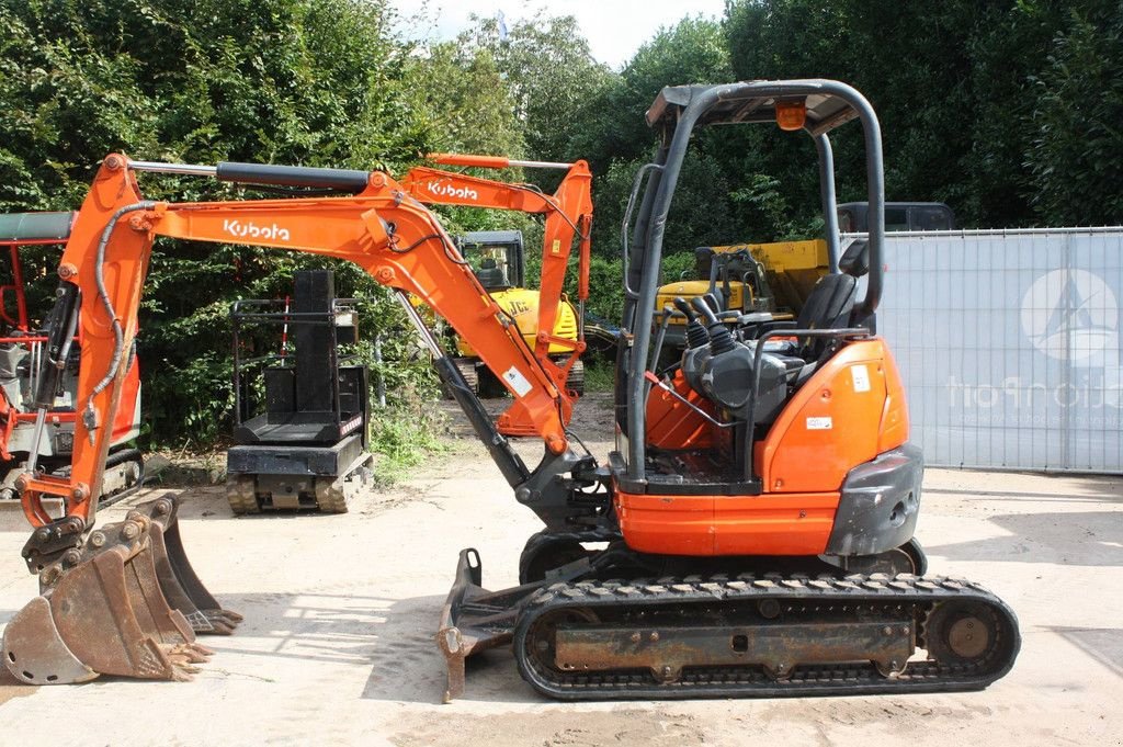 Minibagger du type Kubota U25-3A, Gebrauchtmaschine en Antwerpen (Photo 2)