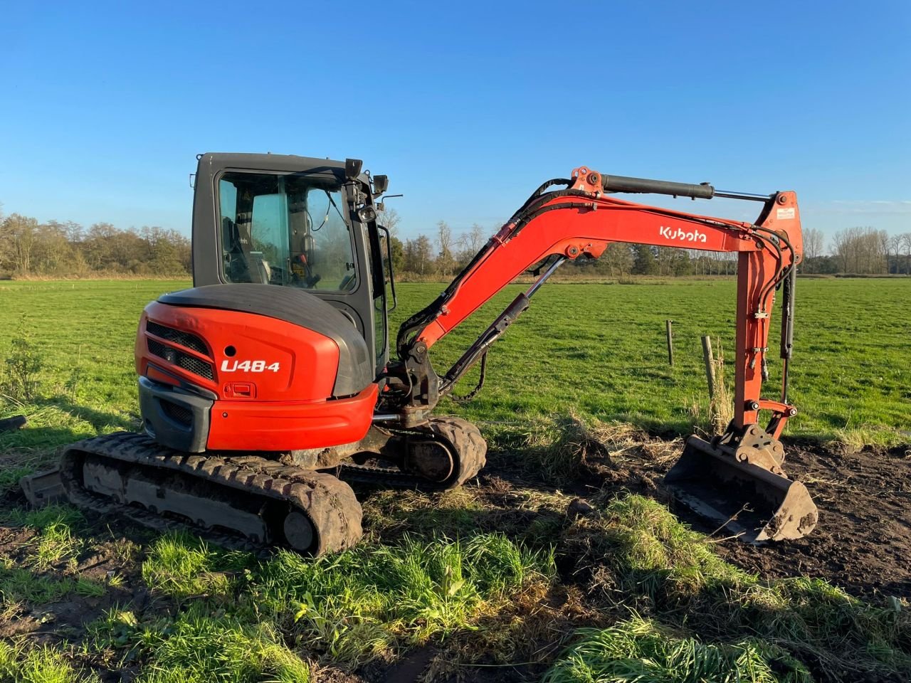 Minibagger du type Kubota U48, Gebrauchtmaschine en Udenhout (Photo 1)