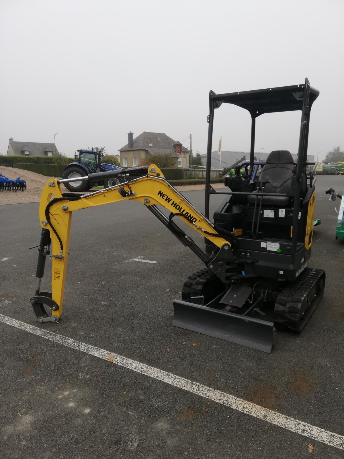 Minibagger del tipo New Holland E 17 D CANOPY, Gebrauchtmaschine en TREMEUR (Imagen 2)