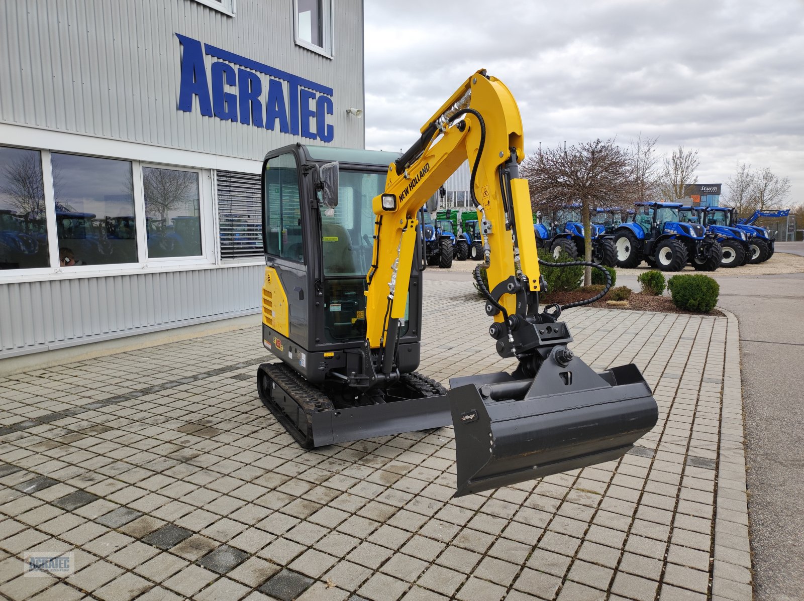 Minibagger Türe ait New Holland E 19 C, Neumaschine içinde Salching bei Straubing (resim 4)