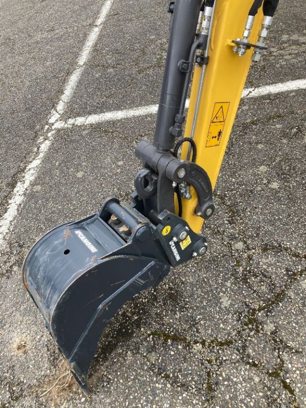 Minibagger of the type New Holland E 25 D, Gebrauchtmaschine in Montauban (Picture 6)