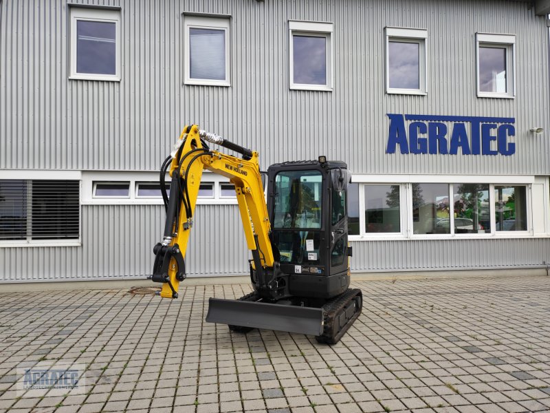 Minibagger of the type New Holland E 26 C, Neumaschine in Salching bei Straubing (Picture 1)