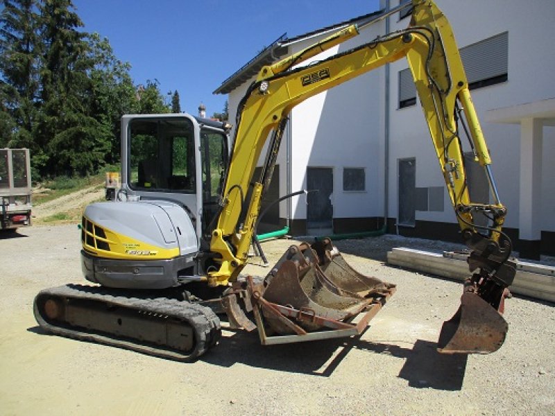 Minibagger des Typs New Holland E 50 C GRL, Humusschaufel und 3 Tieflöffel, Gebrauchtmaschine in Rain-Gempfing (Bild 2)