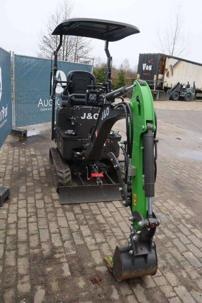 Minibagger du type Sonstige WCM CTX8010, Gebrauchtmaschine en Antwerpen (Photo 7)