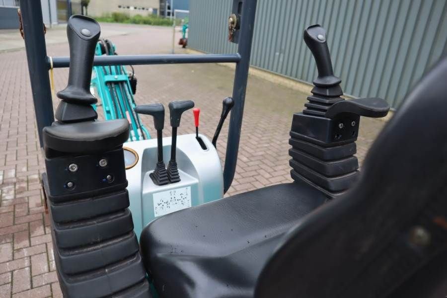 Minibagger van het type Sunward SWE08B Low Hours, CE certification, Diesel, Extend, Gebrauchtmaschine in Groenlo (Foto 4)